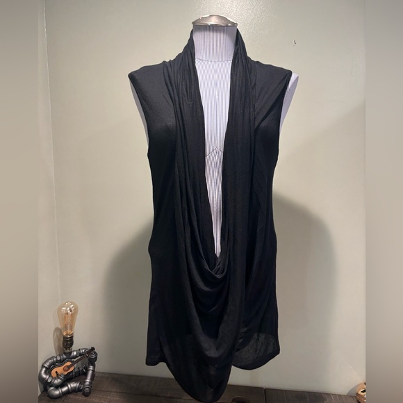 Ginger G Tops - Ginger G. Ladies Black Sleeveless Knit Top.  Size Large